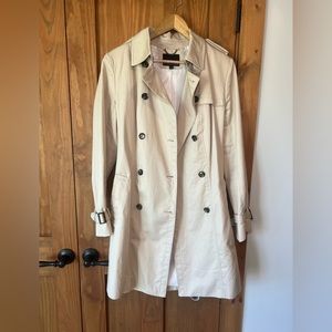 Beige Banana Republic trench coat size L TTS